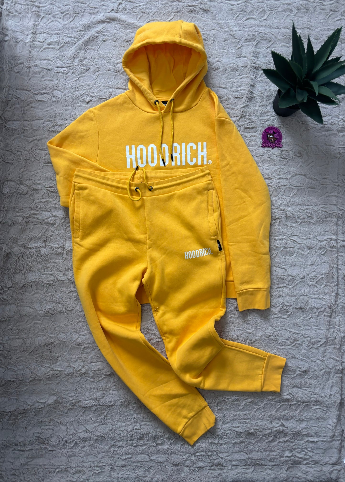 HOODRICH Set