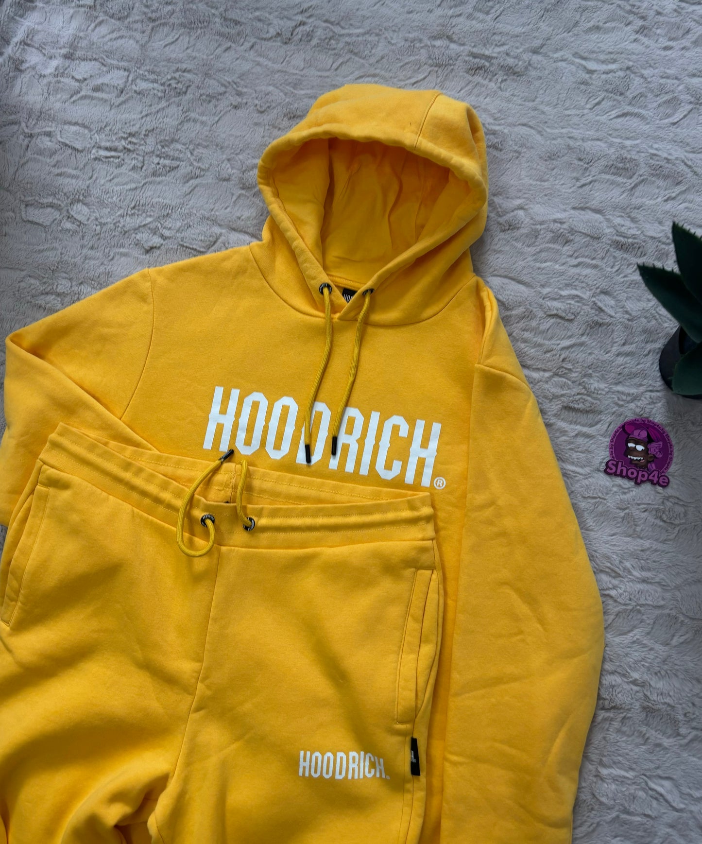 HOODRICH Set