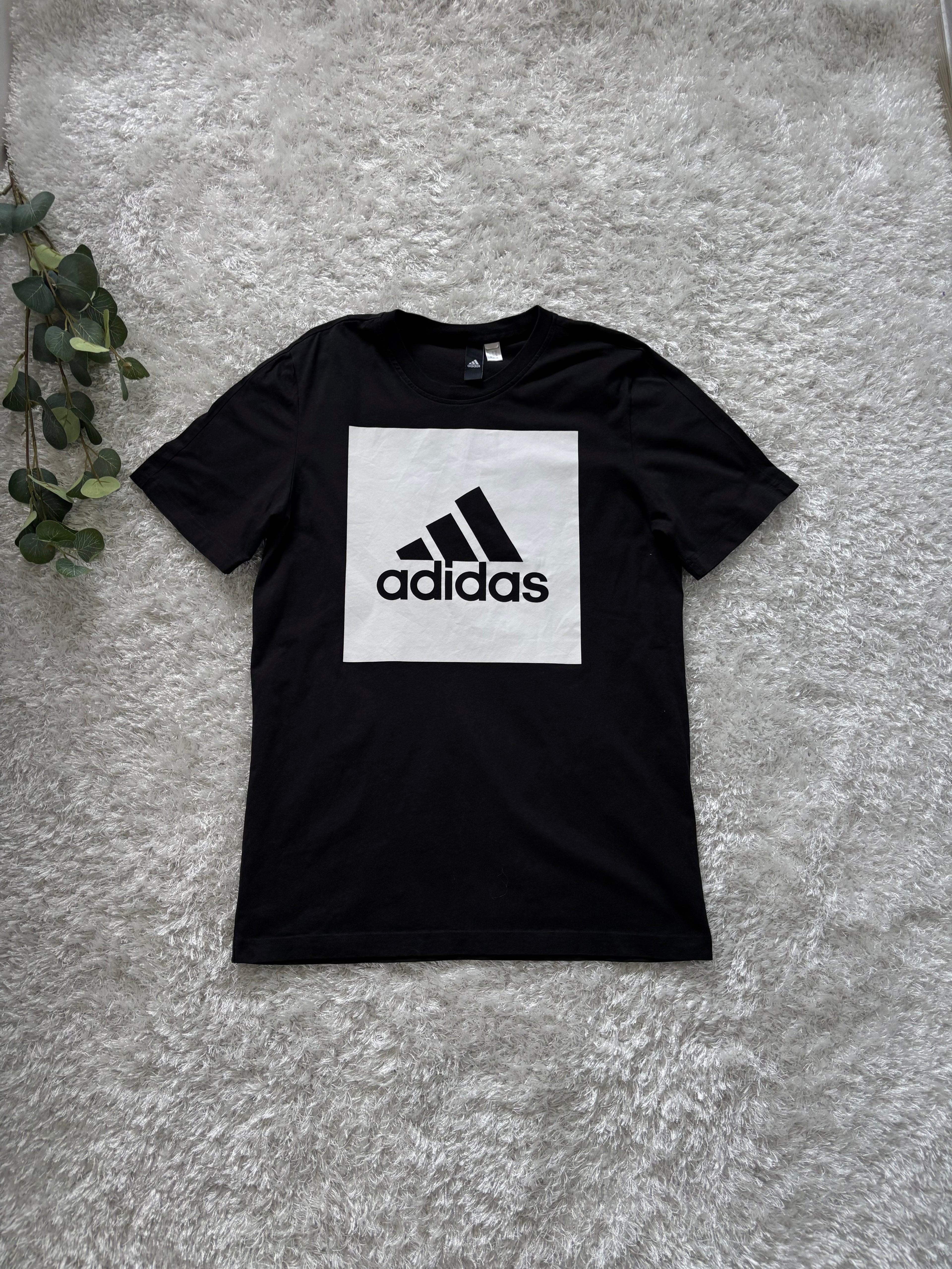 Adidas T-Shirt
