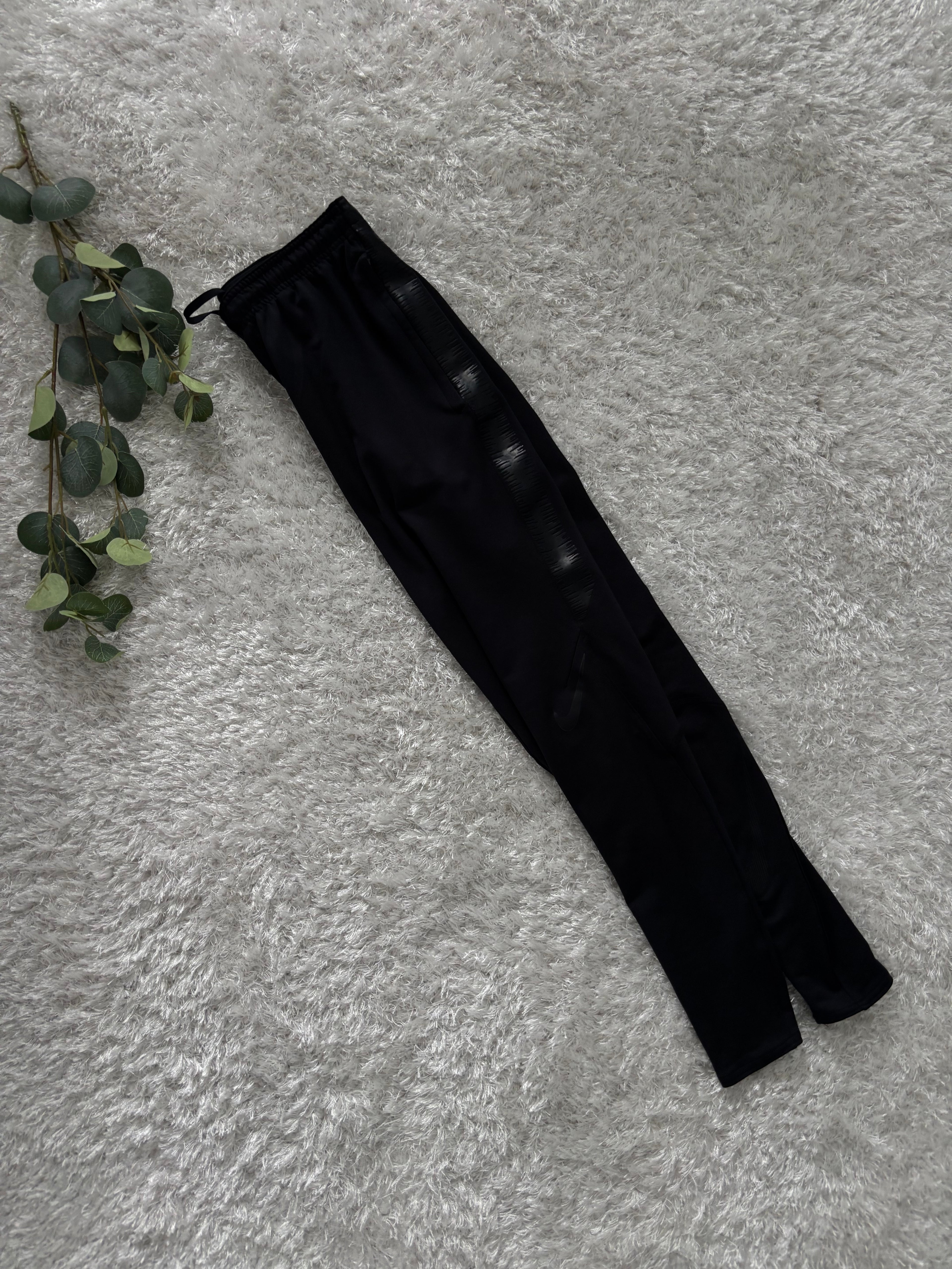 Nike TrackPants