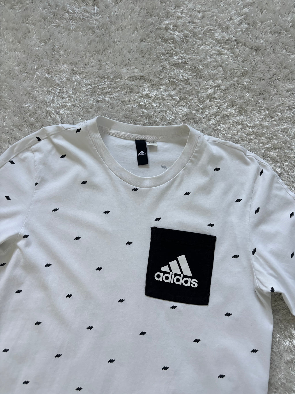 Adidas T-Shirt